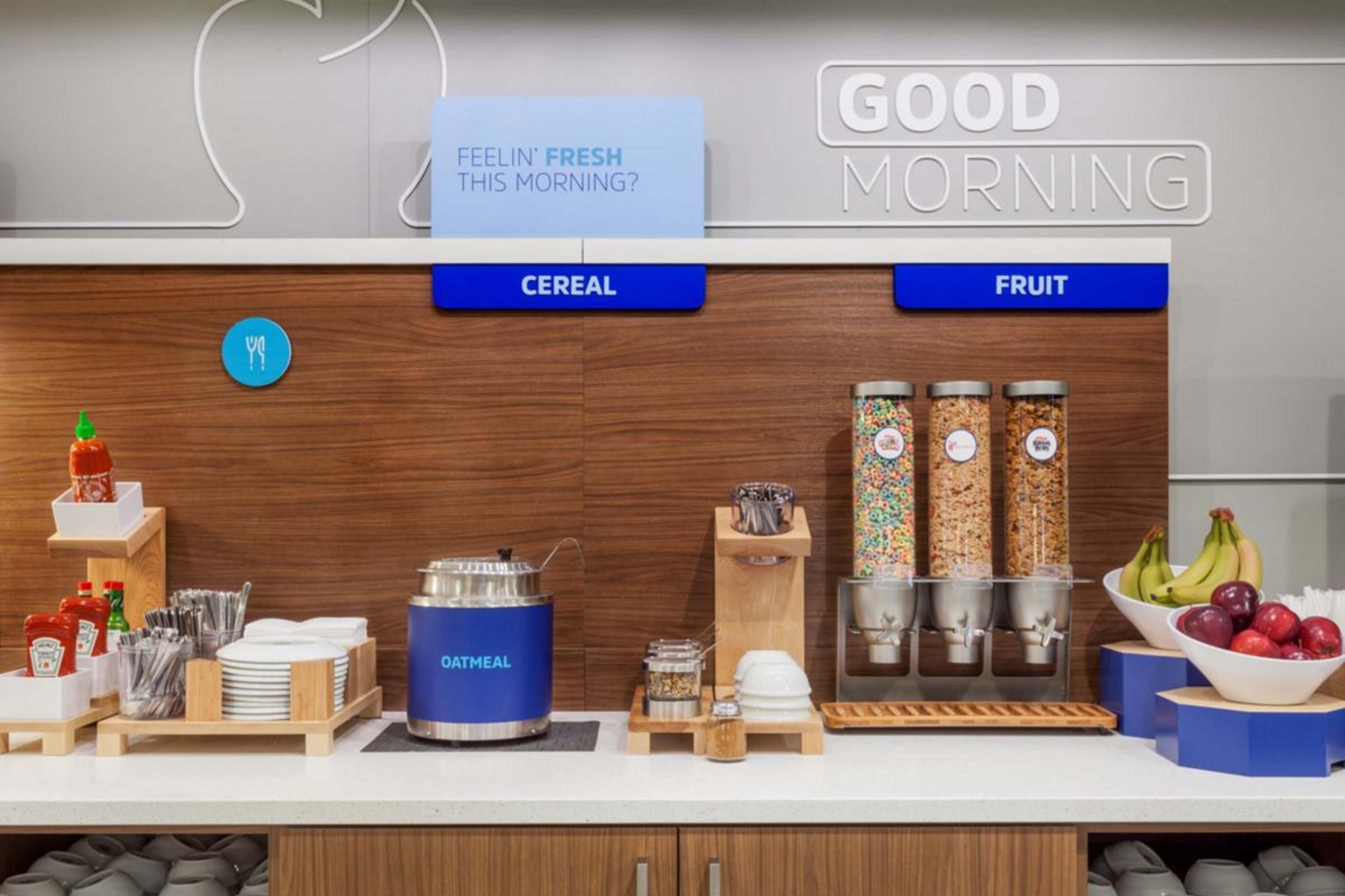 Holiday Inn Express & Suites Manhattan By Ihg Ngoại thất bức ảnh