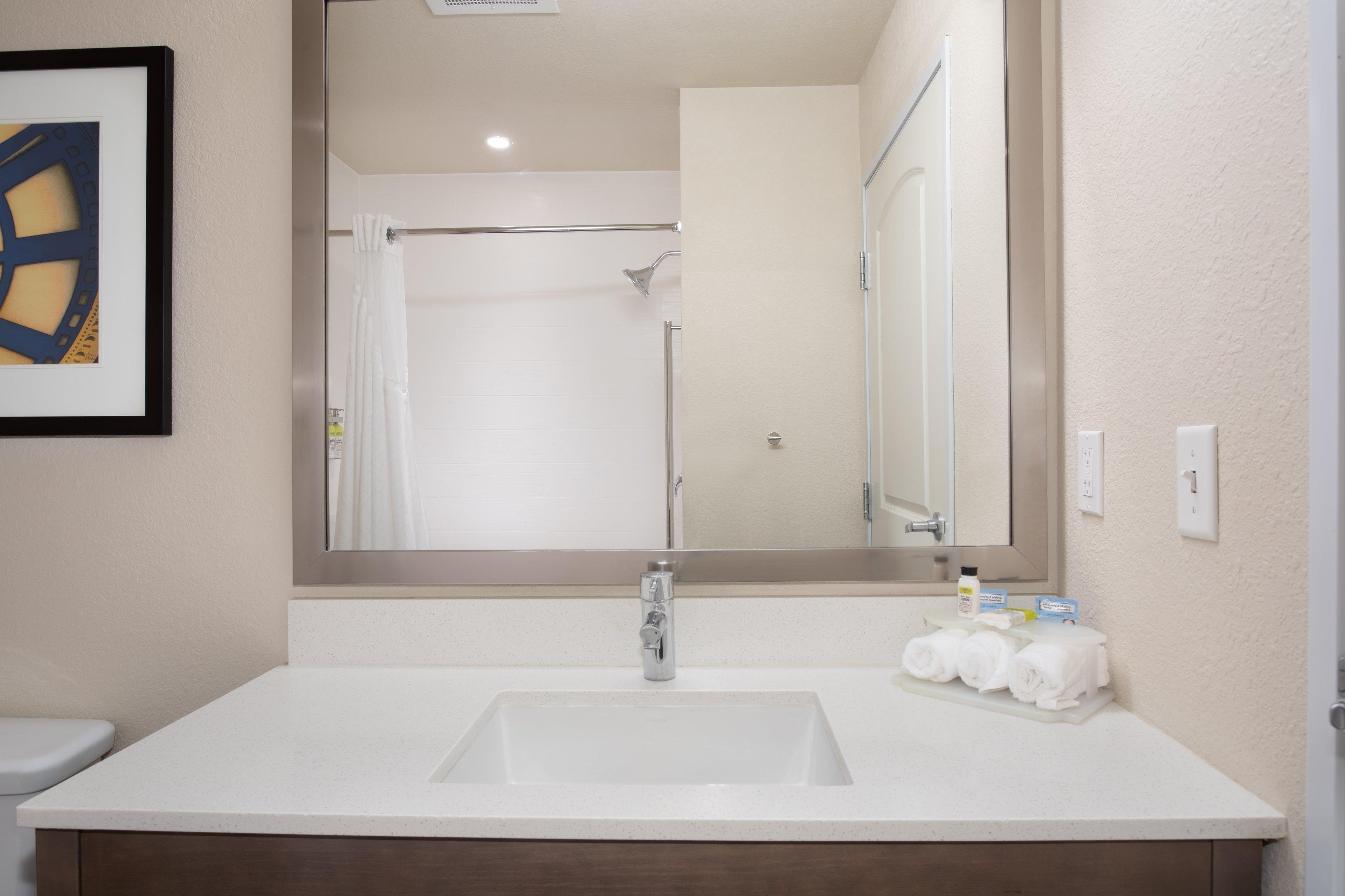 Holiday Inn Express & Suites Manhattan By Ihg Ngoại thất bức ảnh