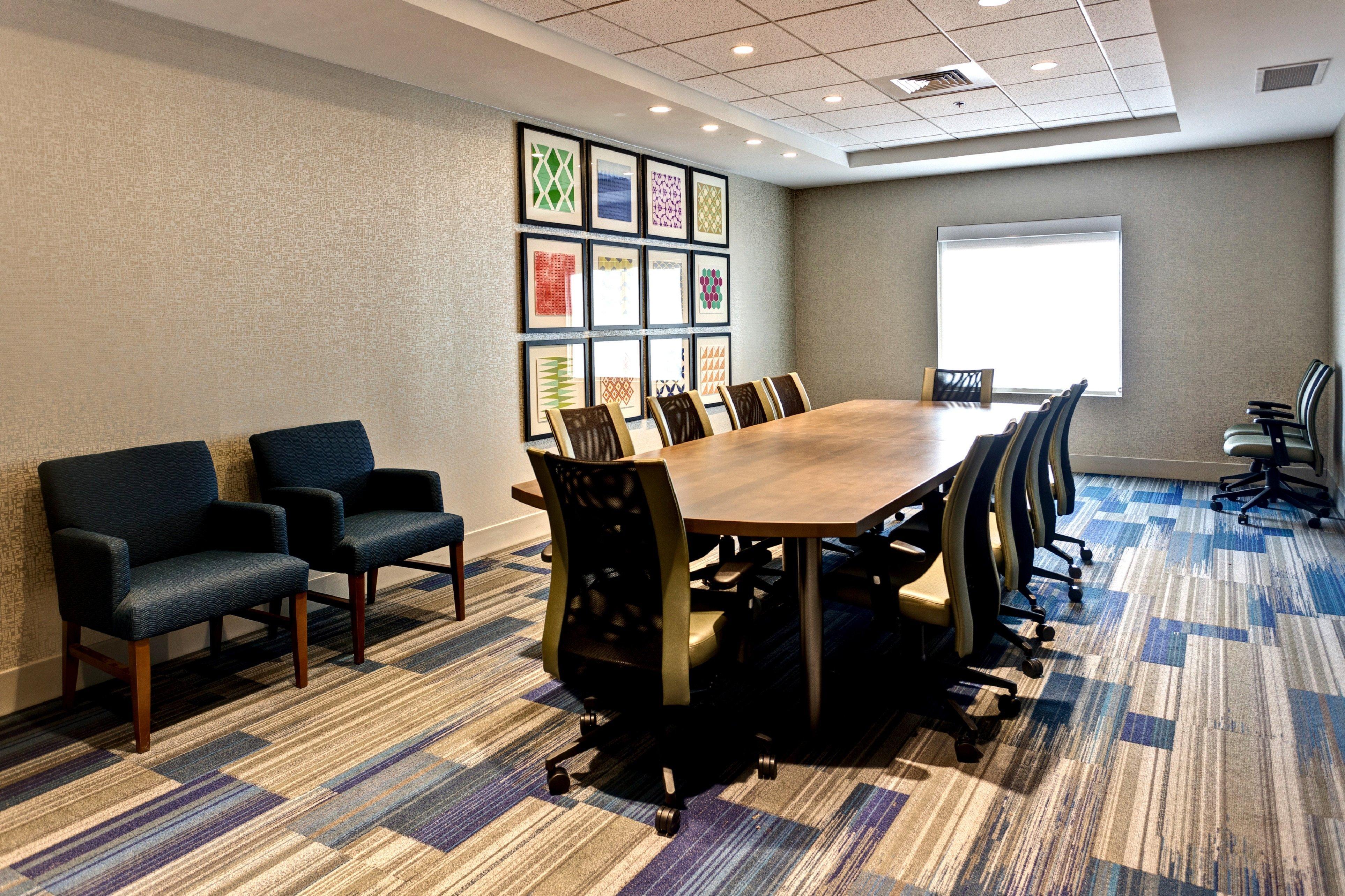 Holiday Inn Express & Suites Manhattan By Ihg Ngoại thất bức ảnh