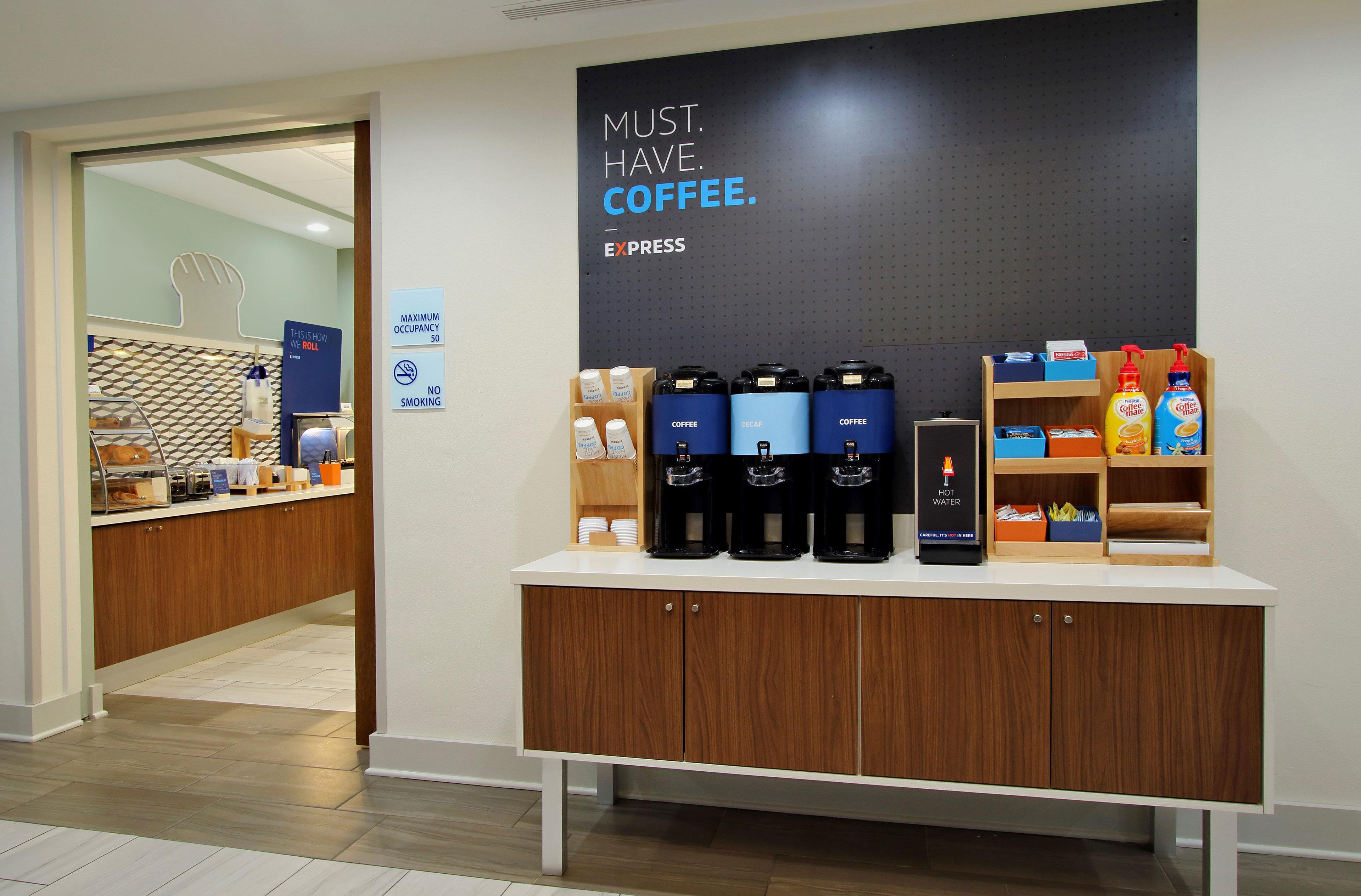 Holiday Inn Express & Suites Manhattan By Ihg Ngoại thất bức ảnh
