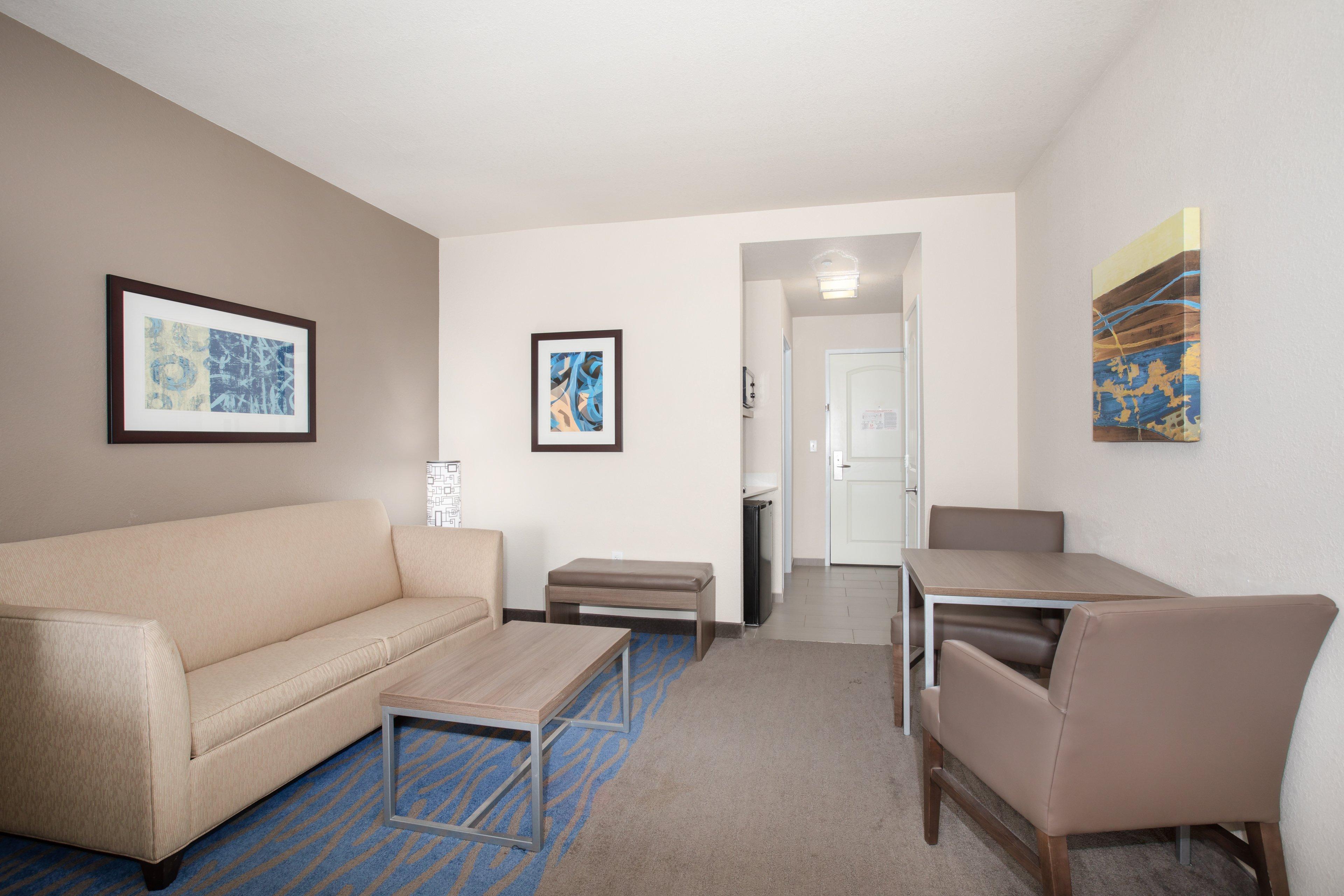 Holiday Inn Express & Suites Manhattan By Ihg Ngoại thất bức ảnh